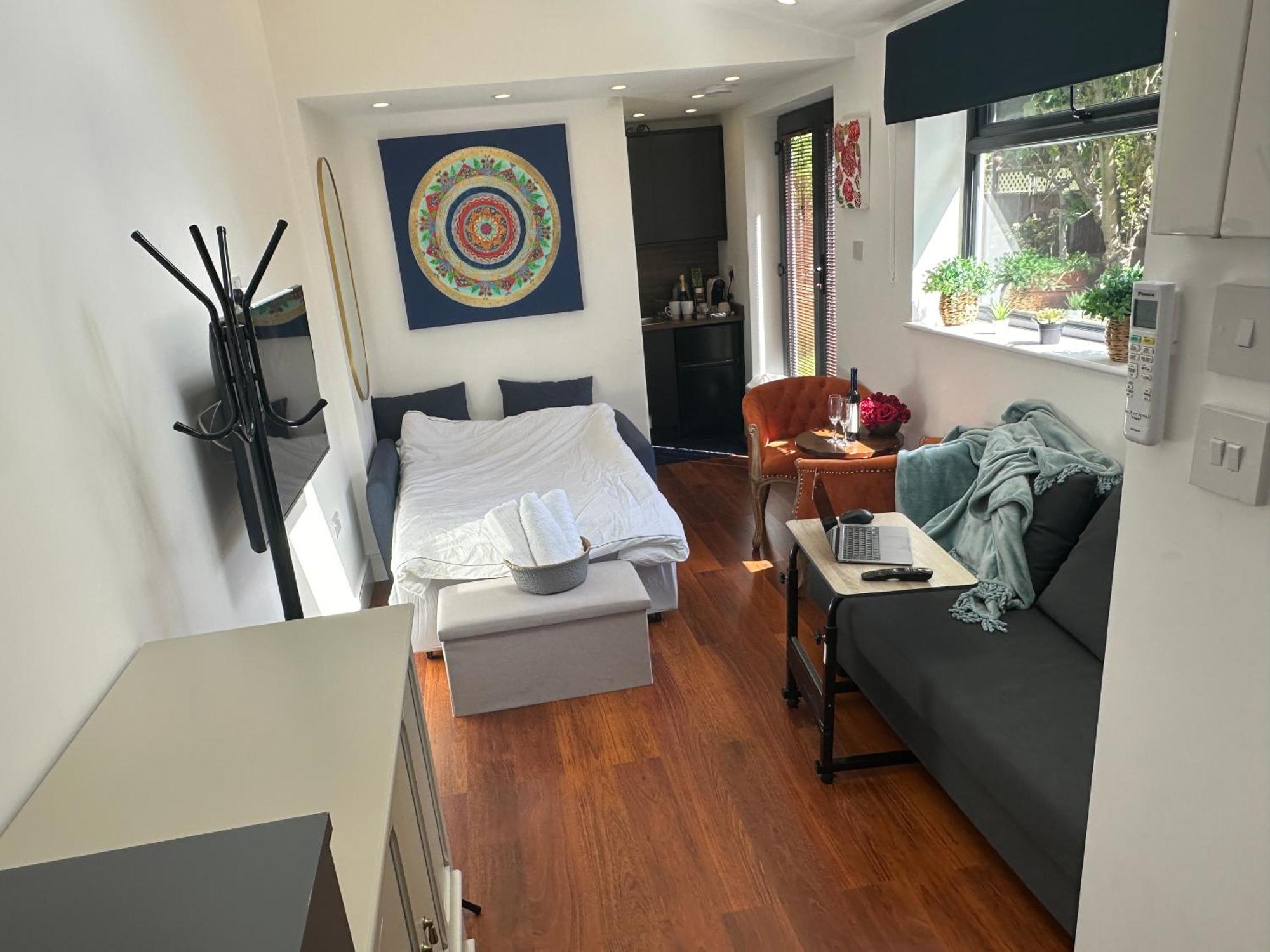 Bespoke Gallery Guesthouse Hendon Exterior foto